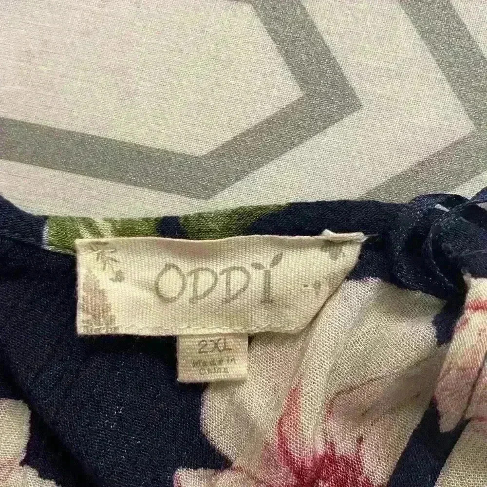 Women’s Long Sleeve Oddy Blouse - Picture 6 of 7